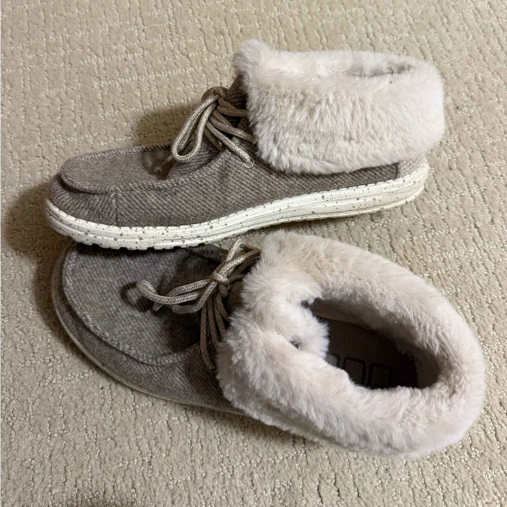 Hey Dude Cozy Women's Fur-Lined Shoes